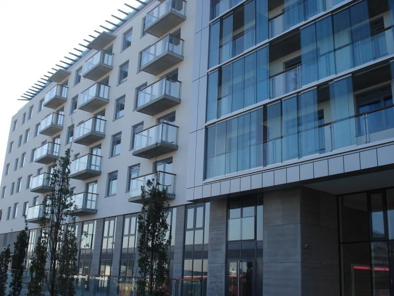 Flat Empire Way in Greater London