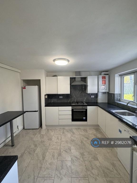 House West Close in Greater London