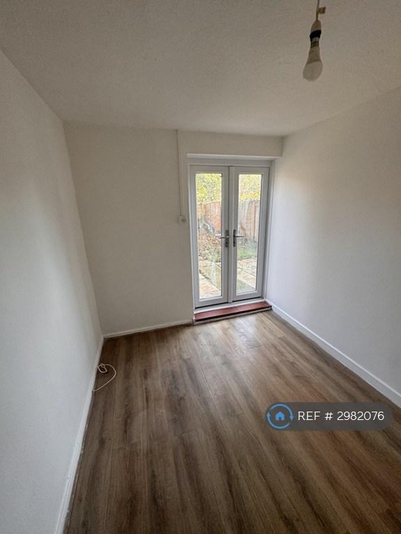 House West Close in Greater London