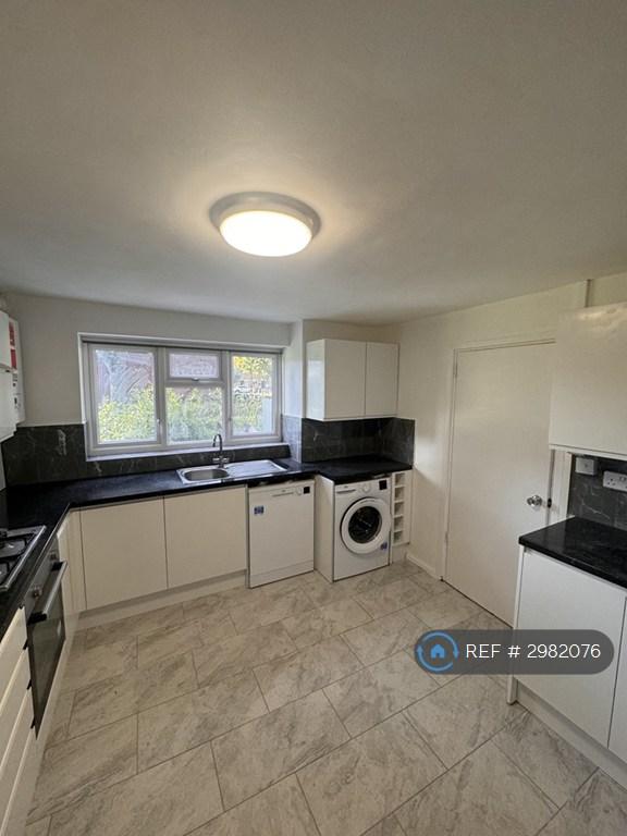 House West Close in Greater London