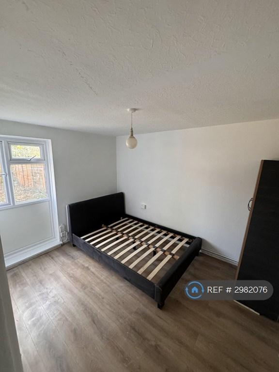 House West Close in Greater London