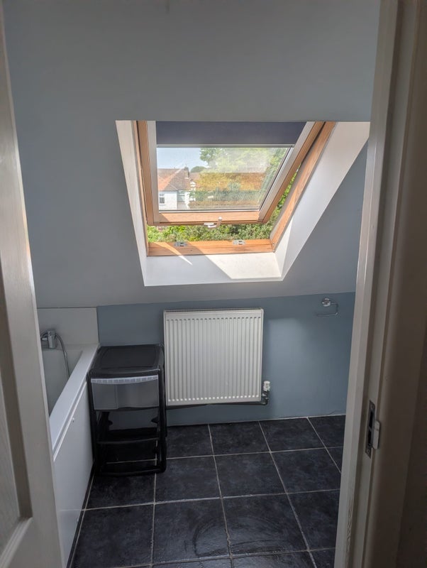 Room Mansfield Road in Poole