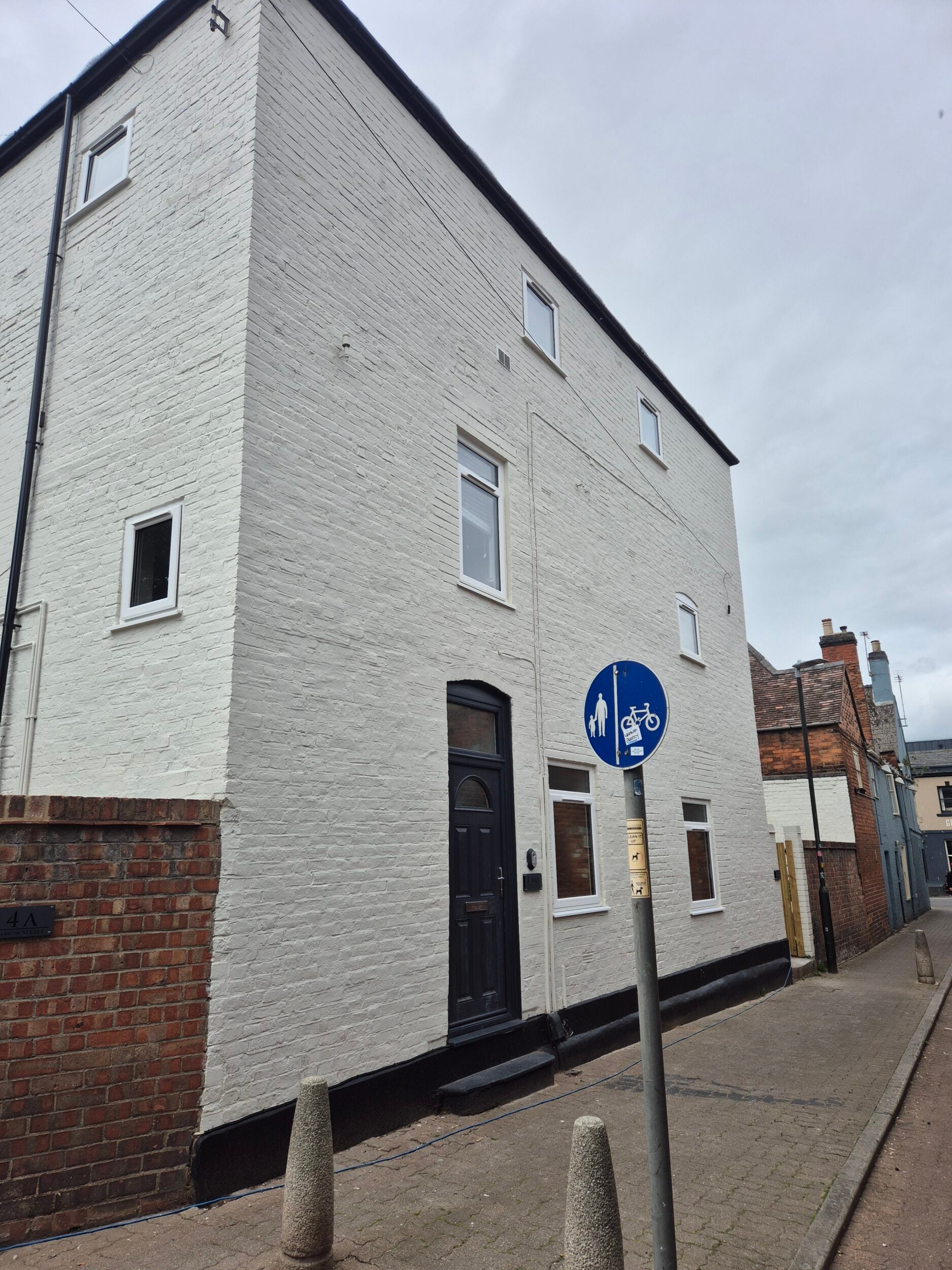 Flat Albion Street in Gloucester