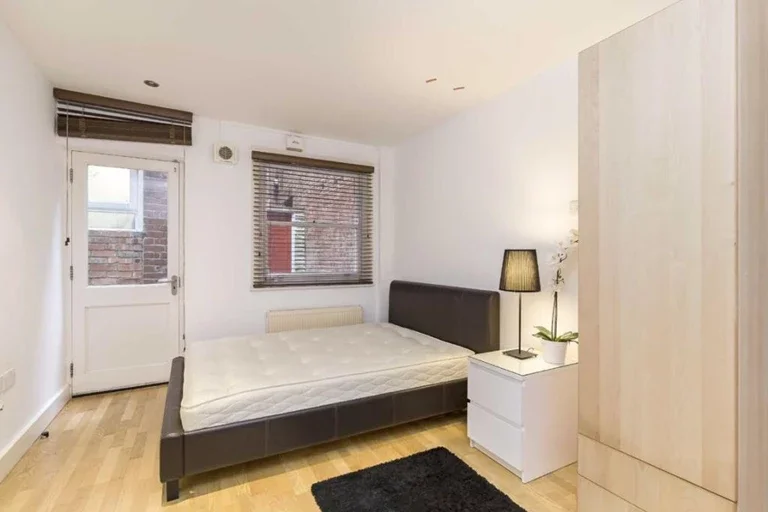 Flat Portsdown Mews in Greater London