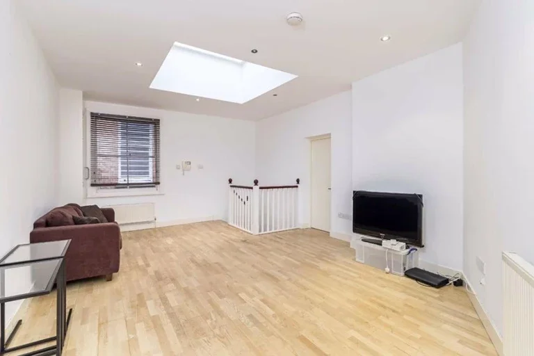 Flat Portsdown Mews in Greater London