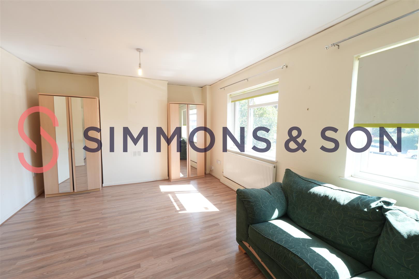 Flat Beechwood Gardens in Slough