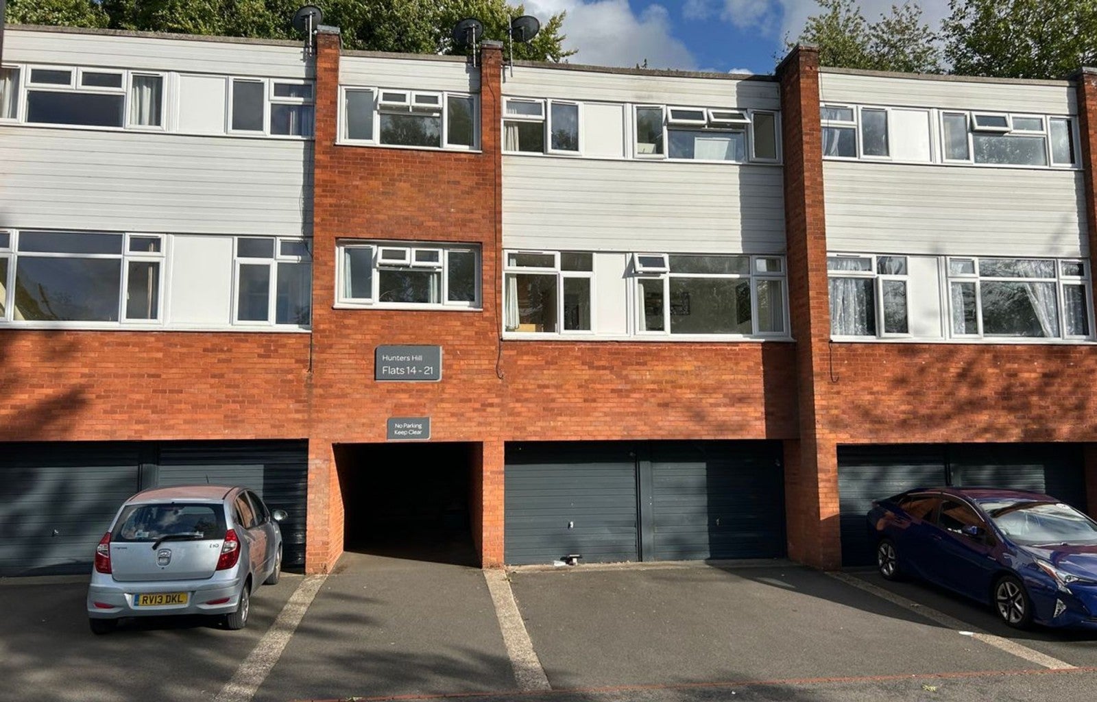 Flat Hunters Hill in High Wycombe Community Board