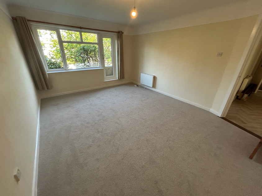 Flat Boscombe Spa Road in Bournemouth