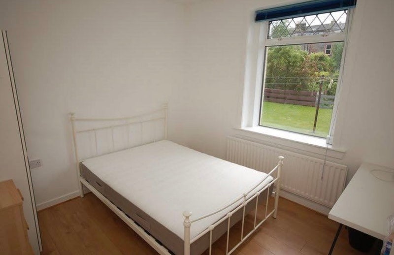 Room Moat Drive in City of Edinburgh