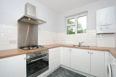 Flat Redston Road in Greater London