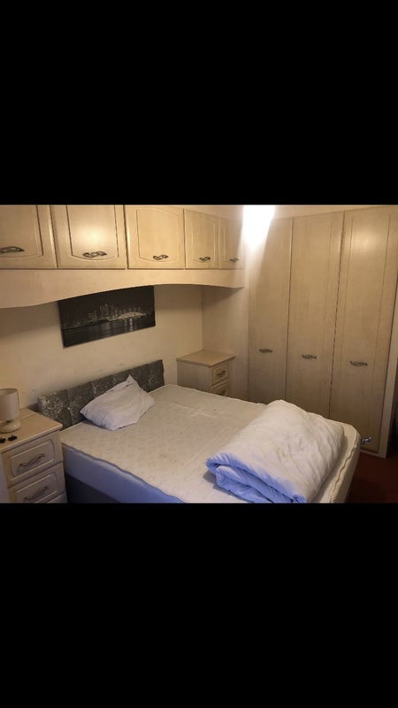 Room Hawkshill Road in Slough