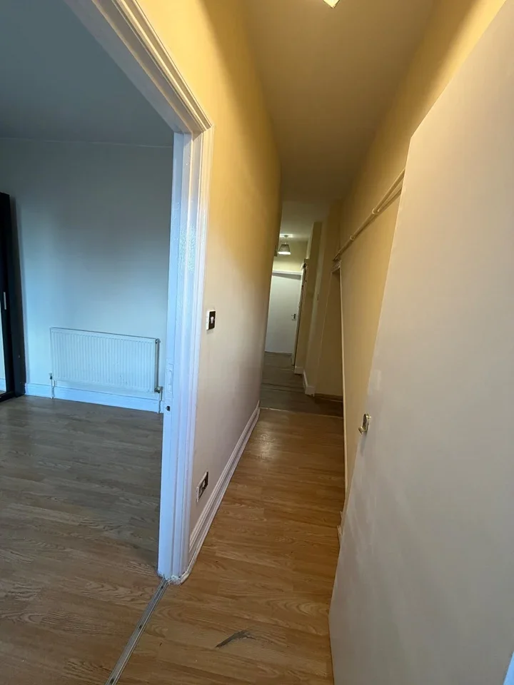 Flat Green Lane in Greater London