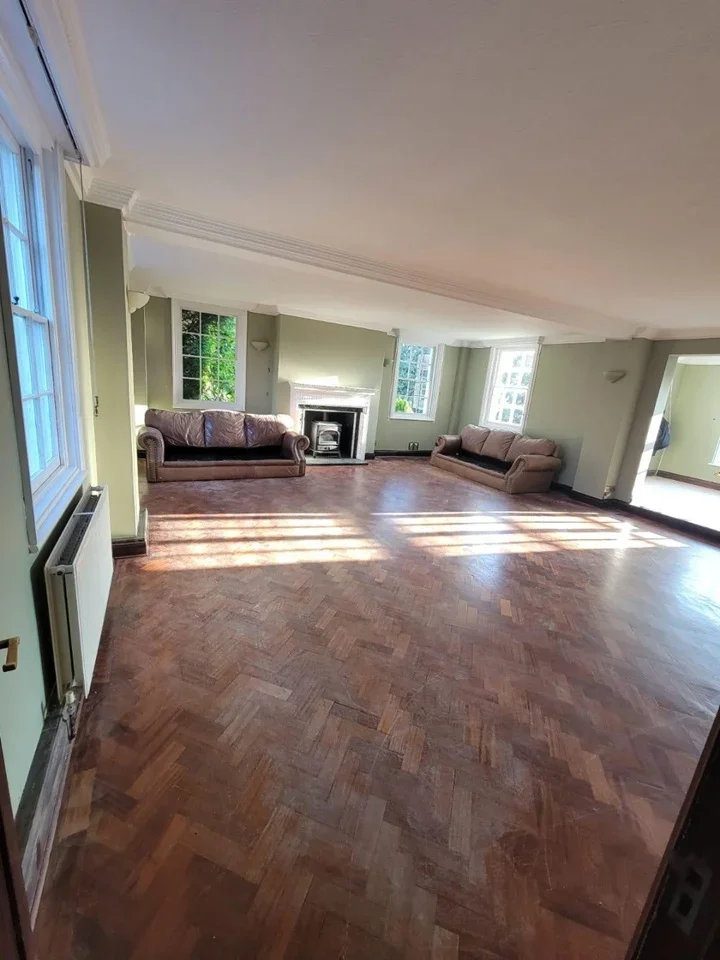 House Leafy Grove in Greater London
