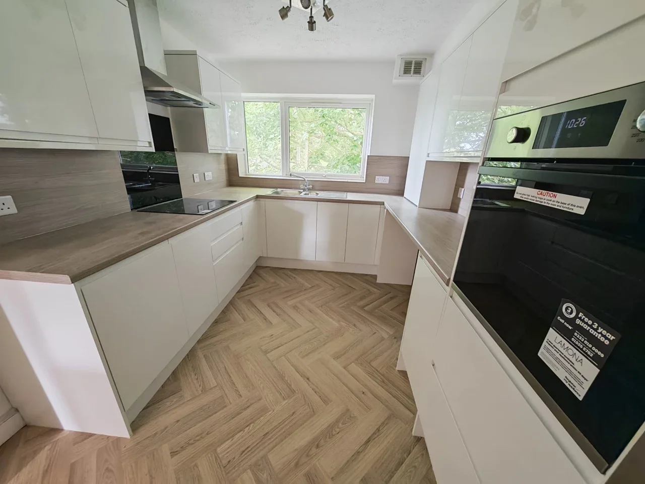 Flat Dickens Drive in Greater London