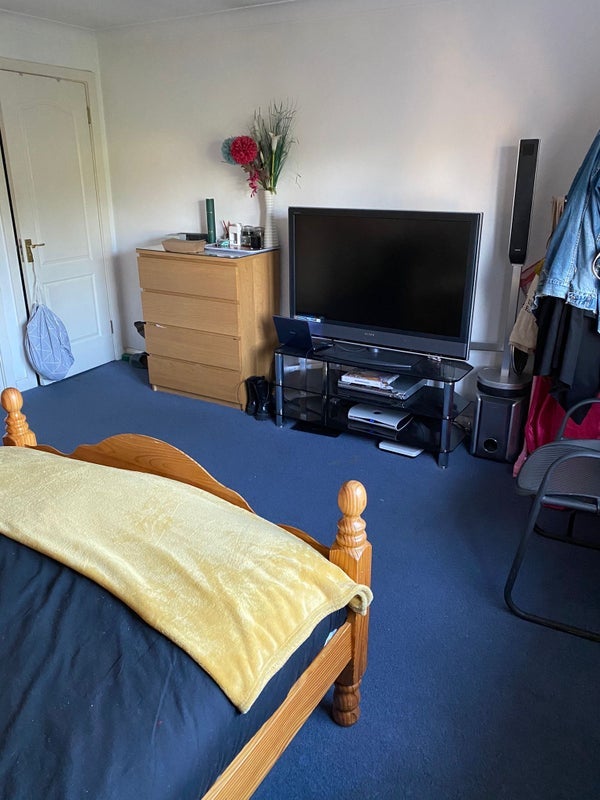 Room Maryland Road in Greater London