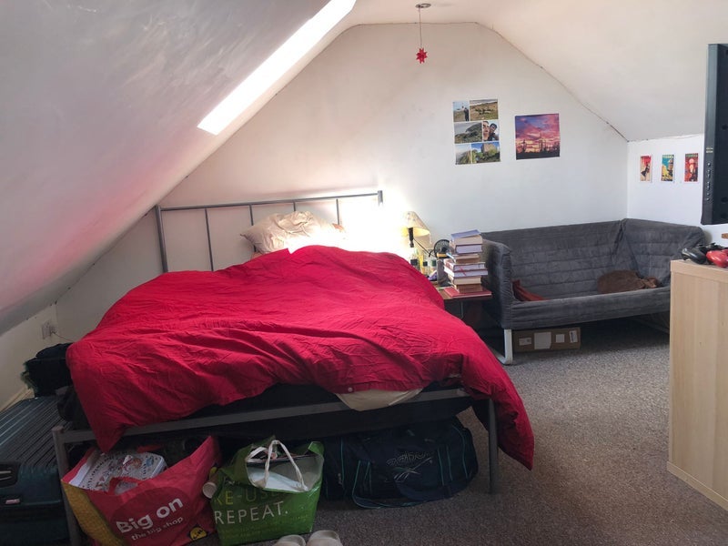 Flat Newport Road in Cardiff