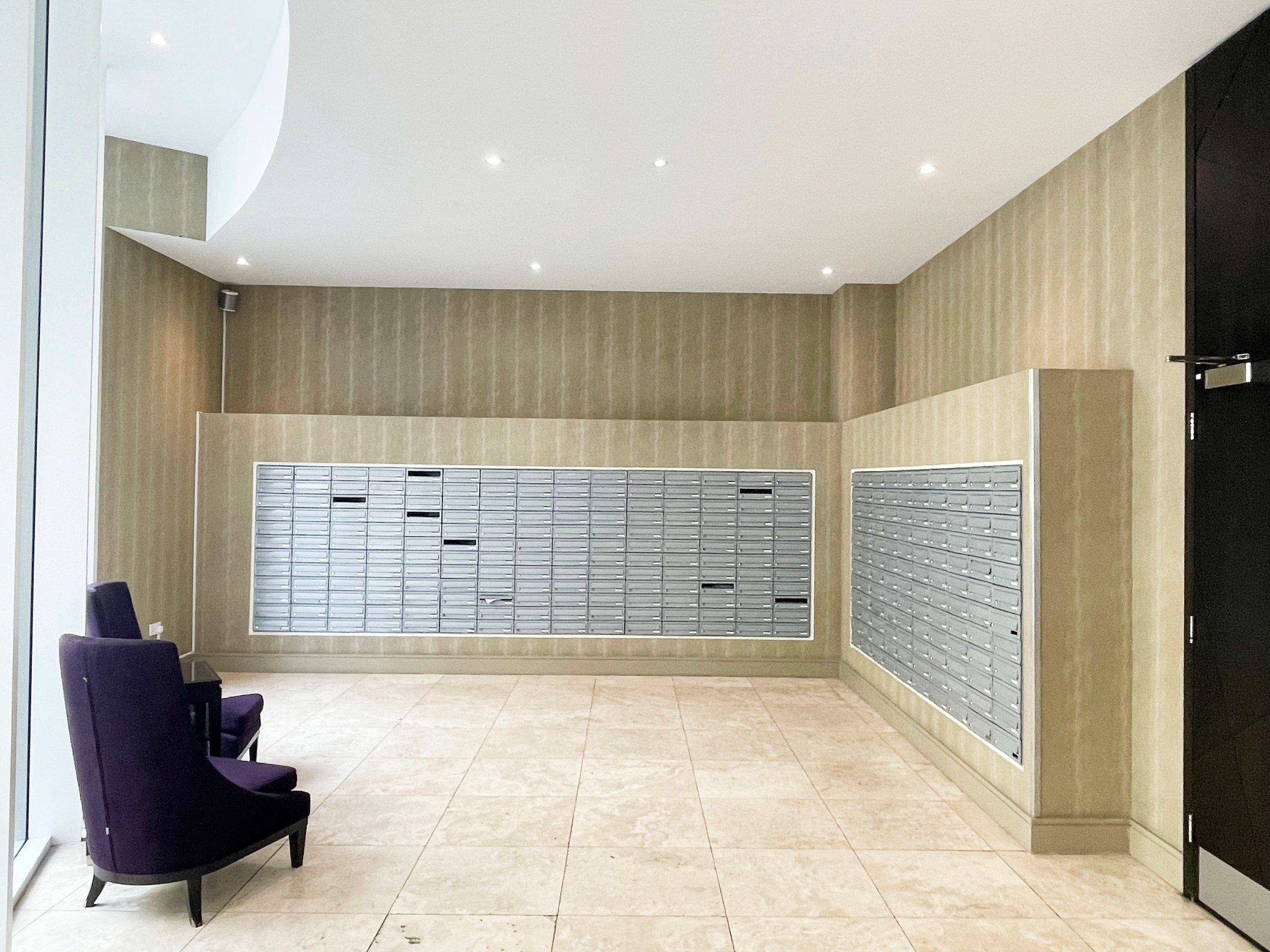 Flat Lanterns Way in Greater London