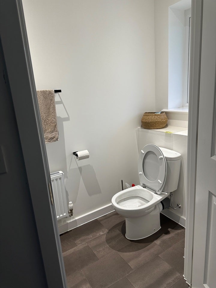 Room Springhead Parkway in Gravesham