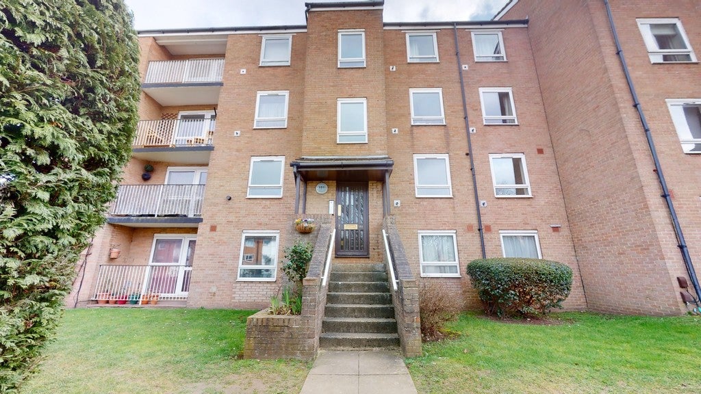 Flat Hall Road in Greater London