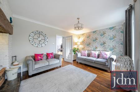 Flat Fairoak Drive in Greater London