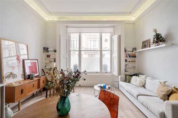 Flat Clanricarde Gardens in Greater London