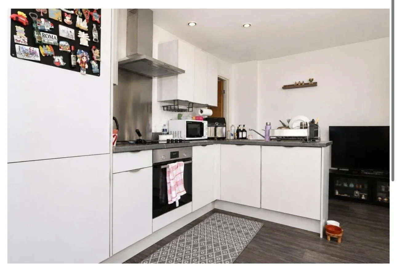 Room Pound Road in Borough of Runnymede
