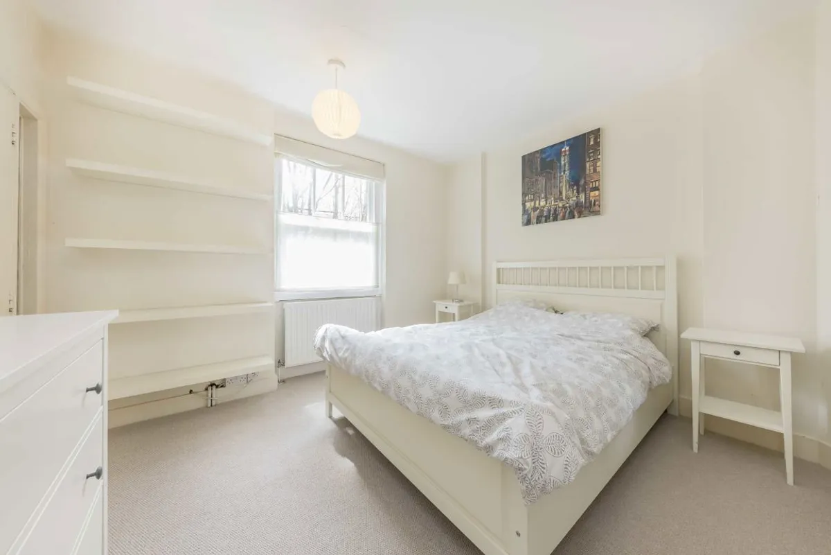 Flat Chiswick Road in Greater London