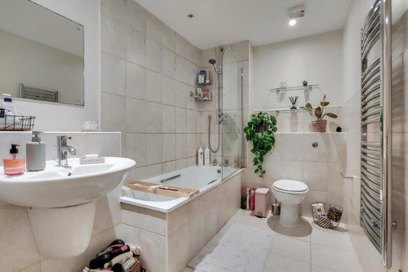 Room Streatham Place in Greater London