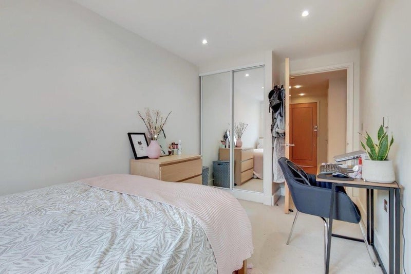 Room Streatham Place in Greater London