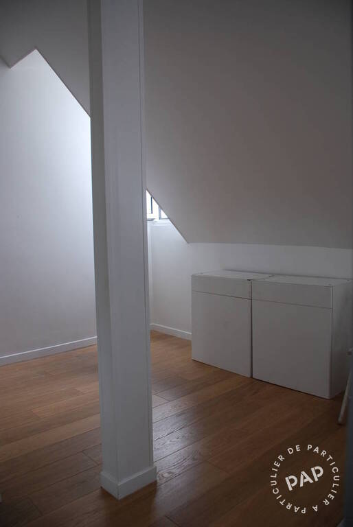 Chambre Place du Maréchal de Lattre de Tassigny à Paris