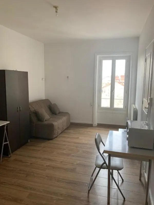 Room Rue Victor Hugo in Périgueux