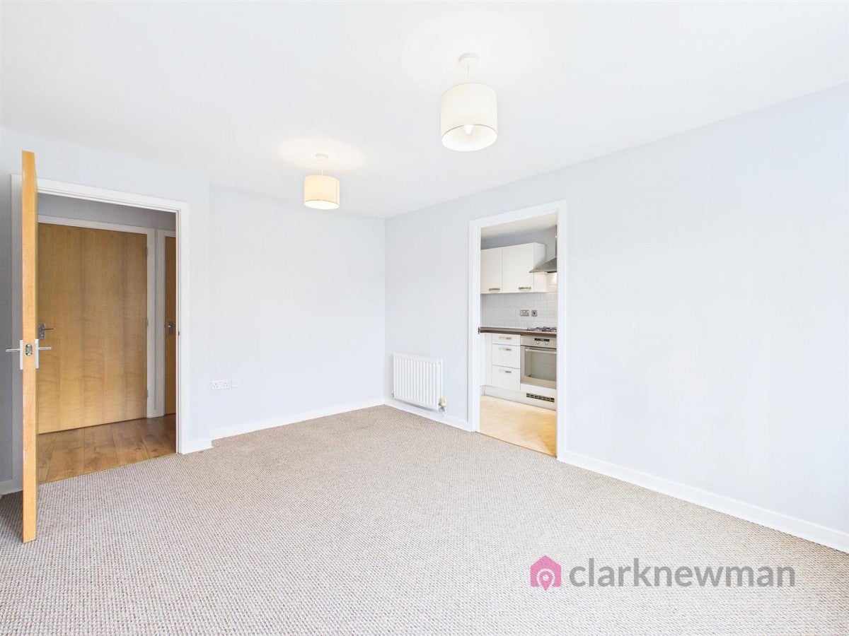 Flat Newstead Way in Harlow