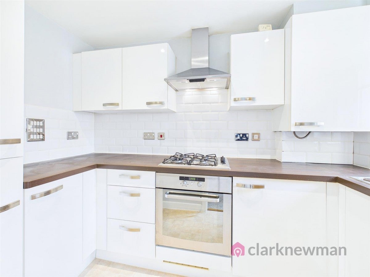 Flat Newstead Way in Harlow
