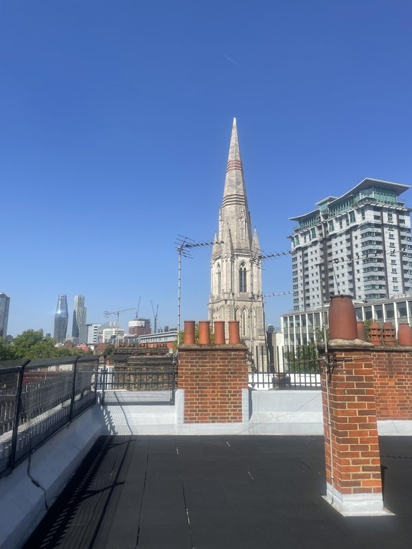 Room McAuley Close in Greater London