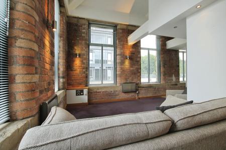 Flat Aire Close in Bradford