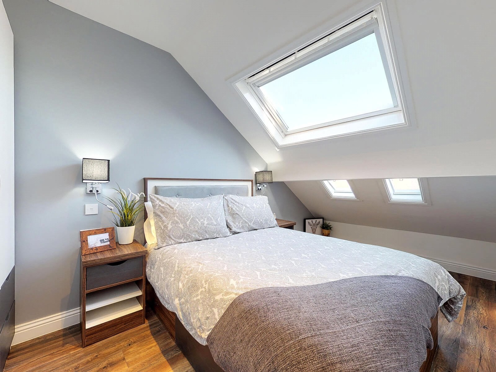 Room Clarendon Road in Leeds