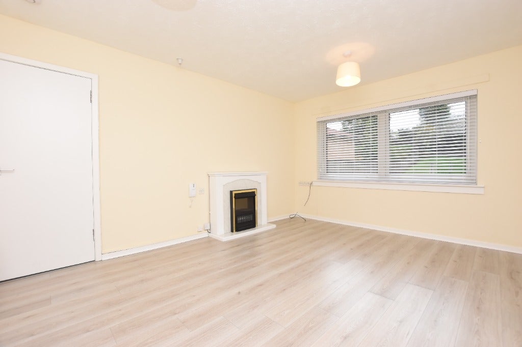 Flat Waterford Road in Giffnock
