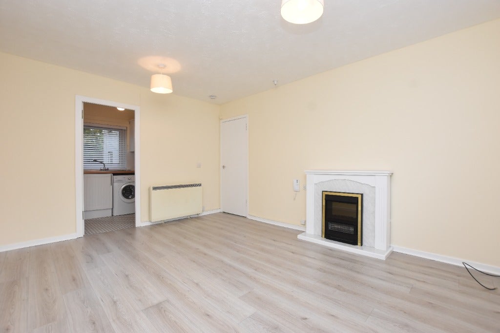 Flat Waterford Road in Giffnock