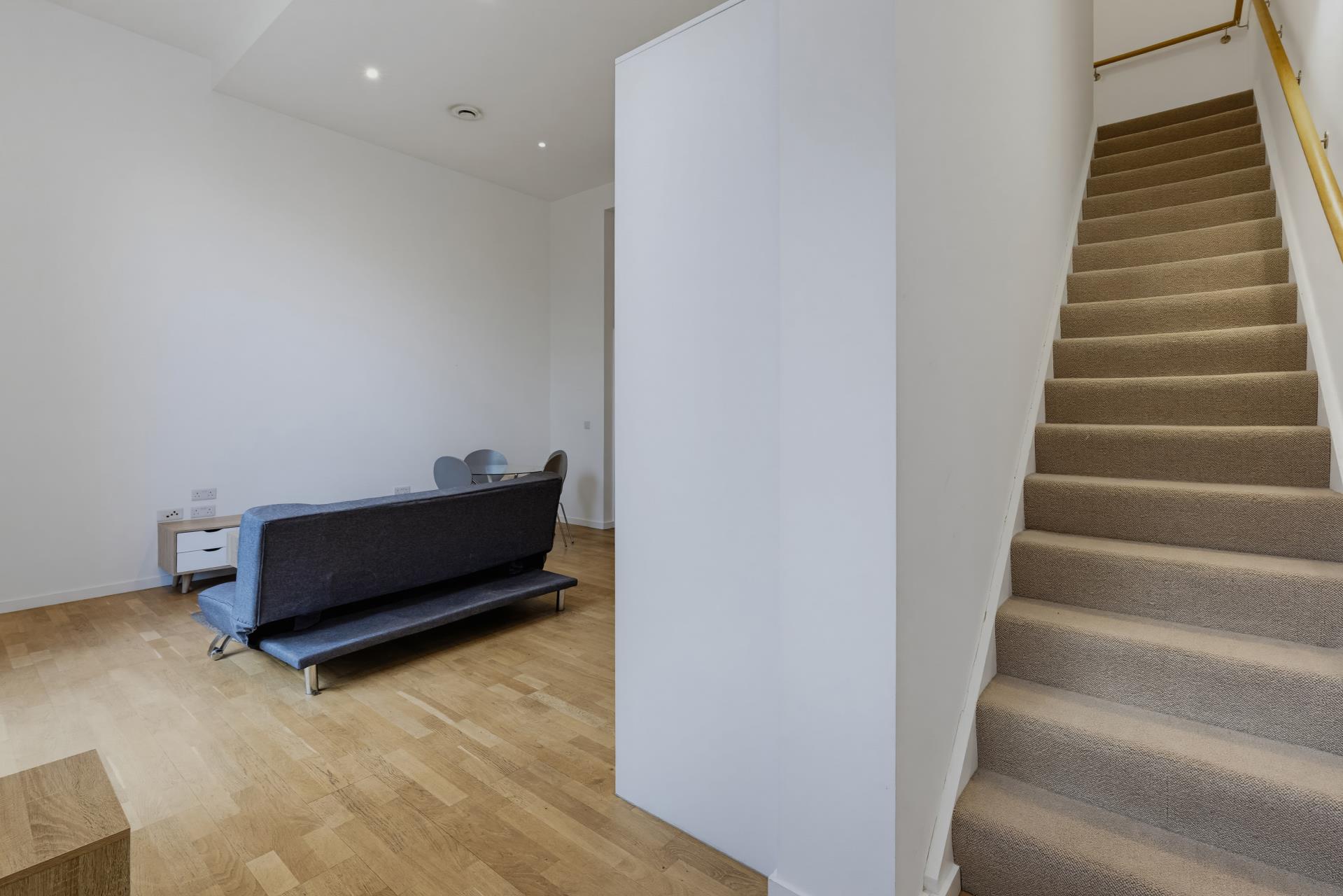Flat Grove Street in Greater London