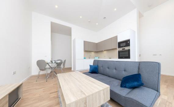 Flat Grove Street in Greater London