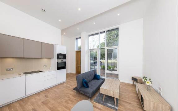 Flat Grove Street in Greater London