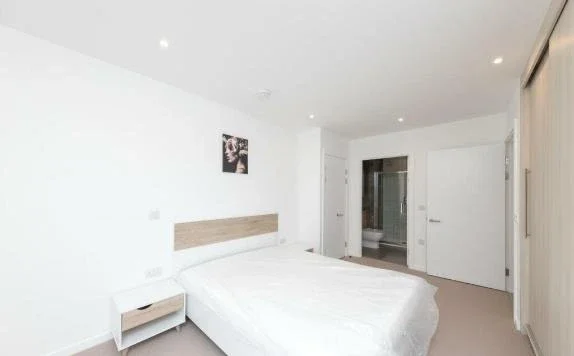 Flat Grove Street in Greater London