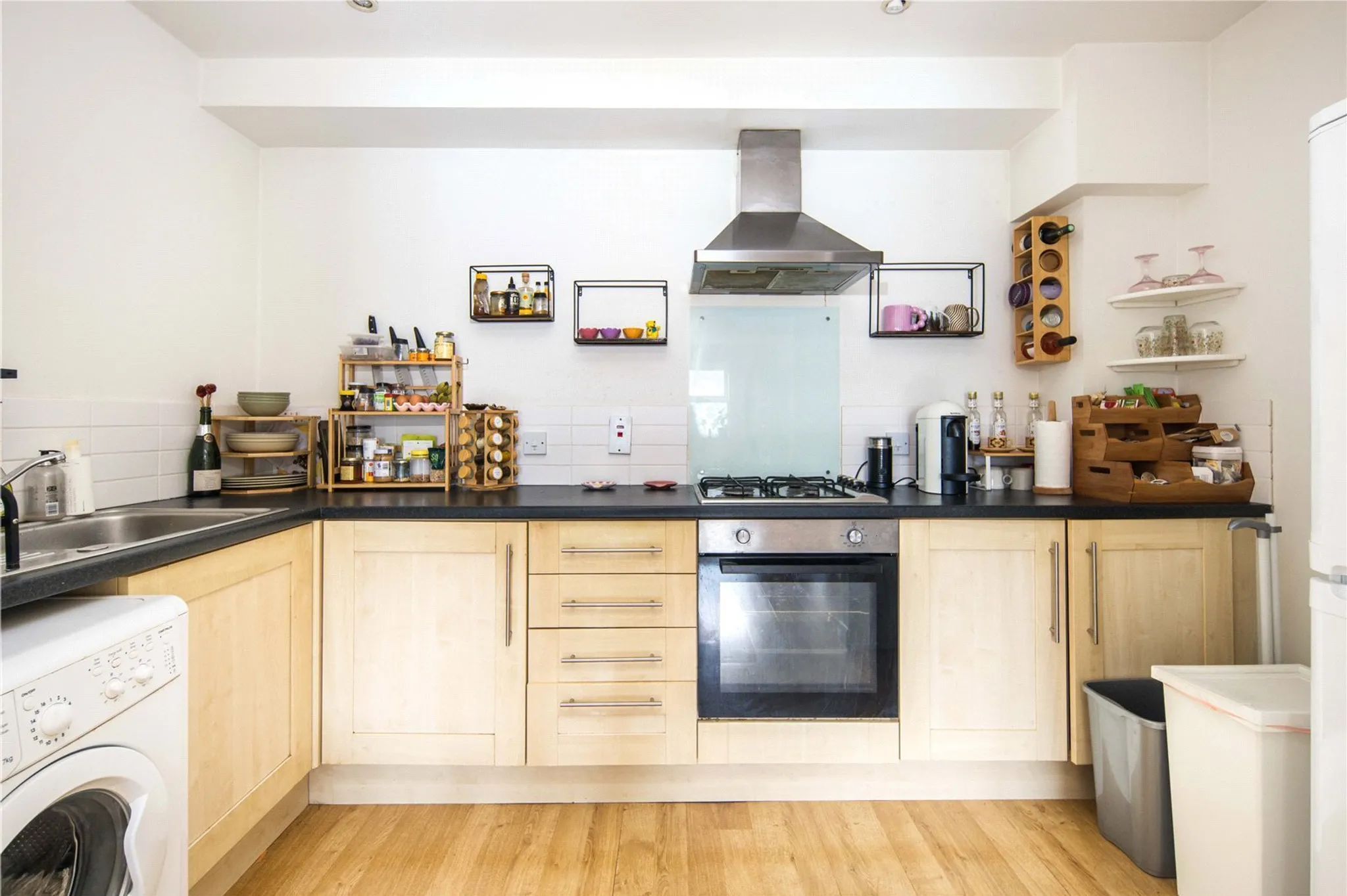 Room Somerford Grove in Greater London