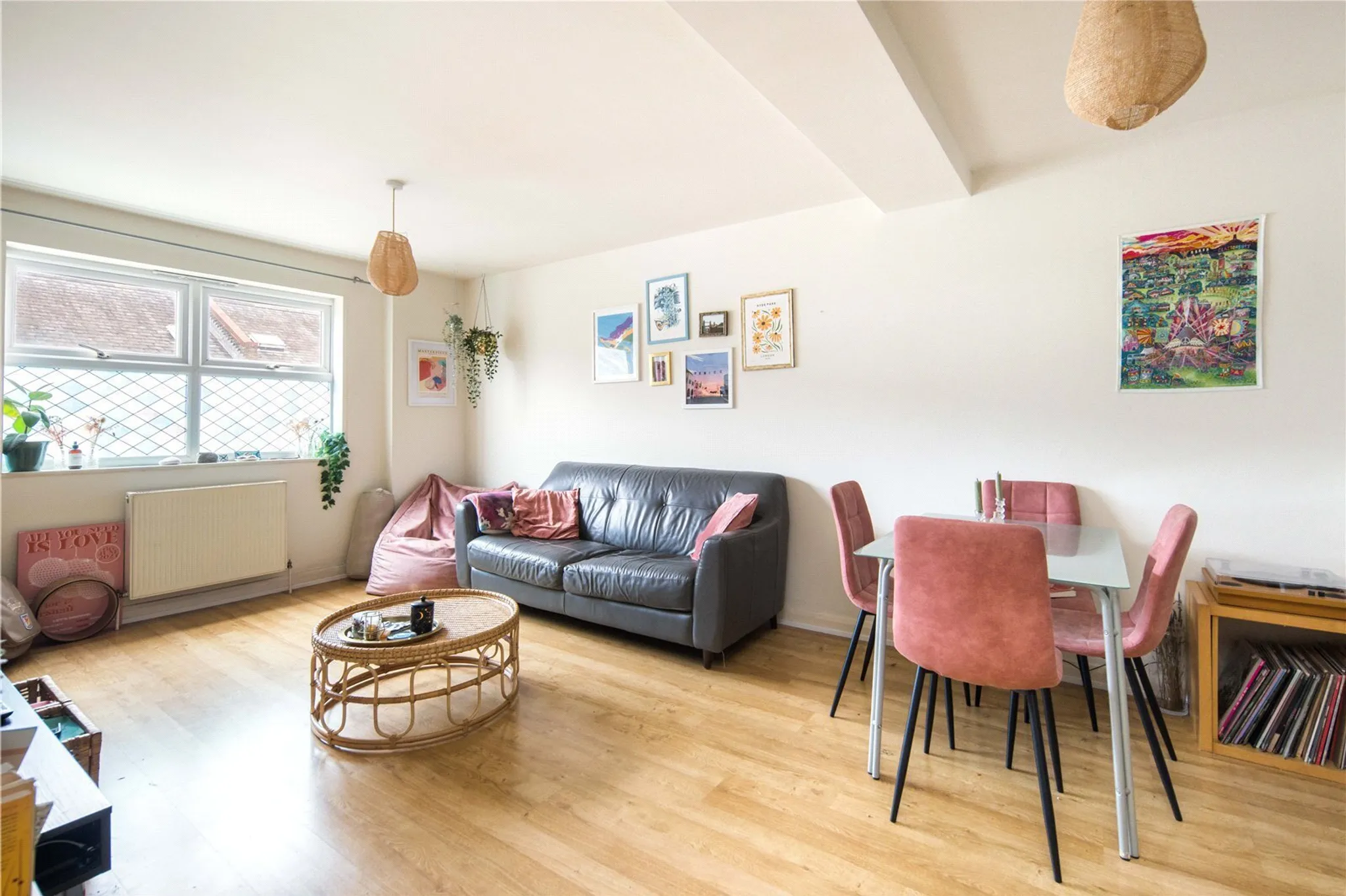 Room Somerford Grove in Greater London