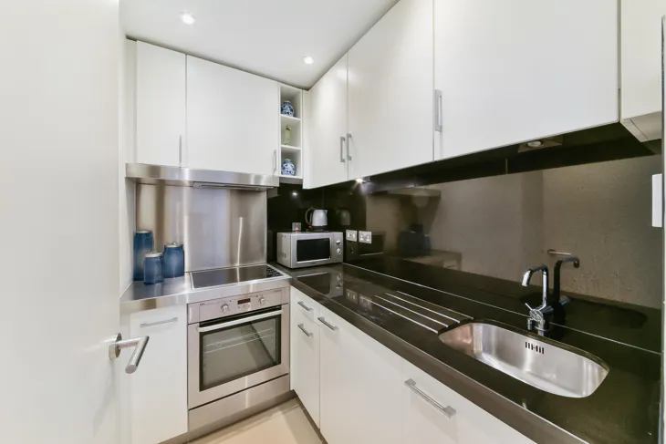 Flat Fairmont Avenue in Greater London