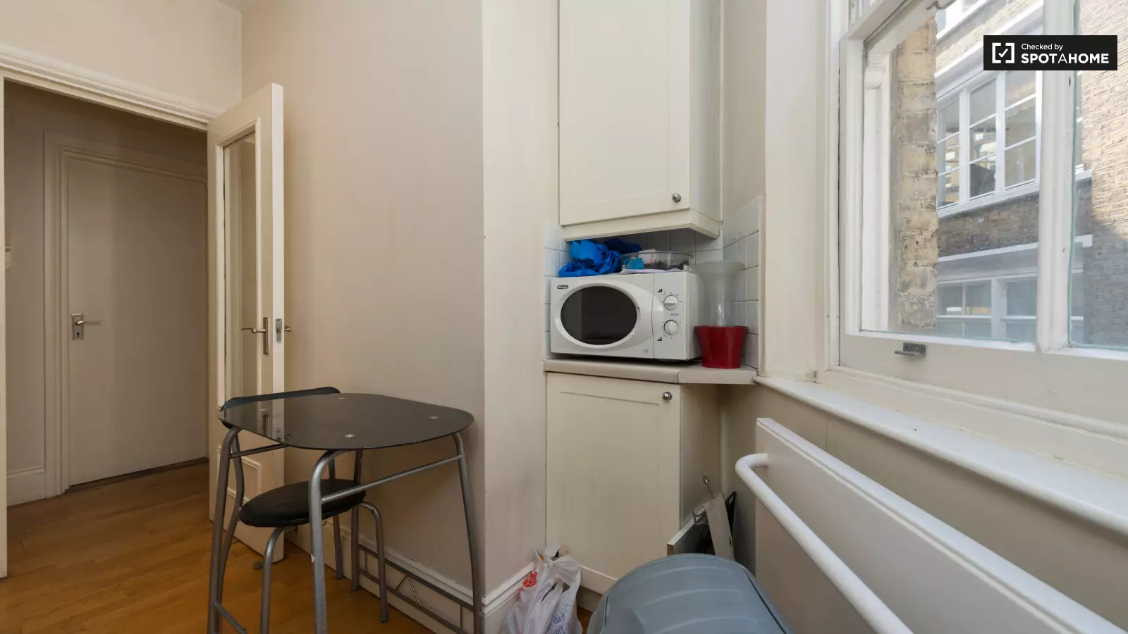 Flat Long Acre in City of Westminster