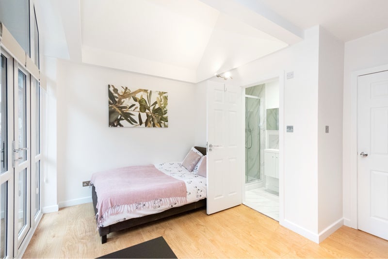 Room Lancaster Drive in Greater London