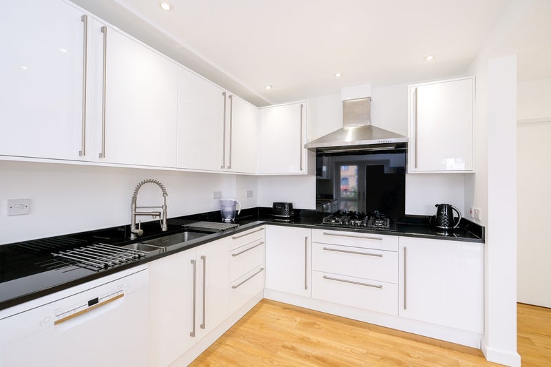 Room Lancaster Drive in Greater London