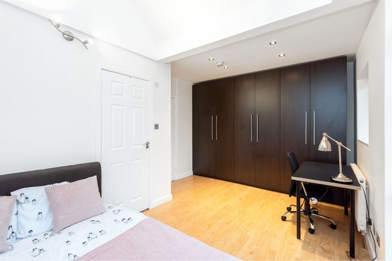 Room Lancaster Drive in Greater London