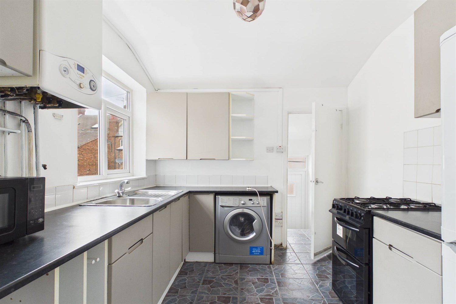Flat Whitefield Terrace in Newcastle upon Tyne